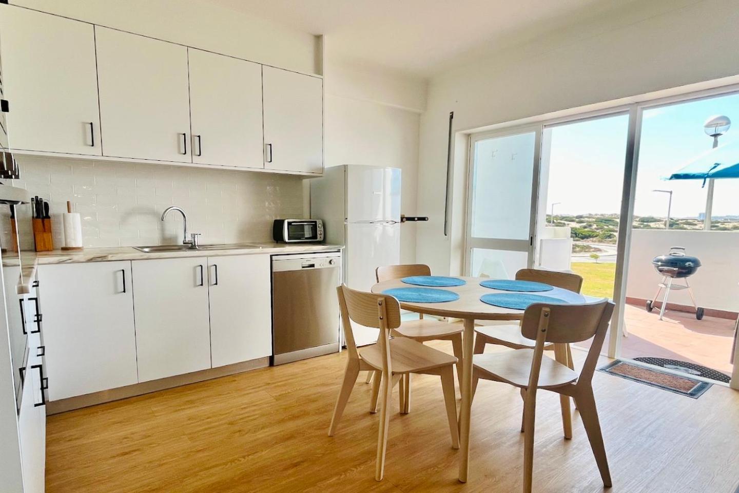 Apartamento Luciana - Beachside, Balcony, Sunset View Ferrel  Eksteriør bilde
